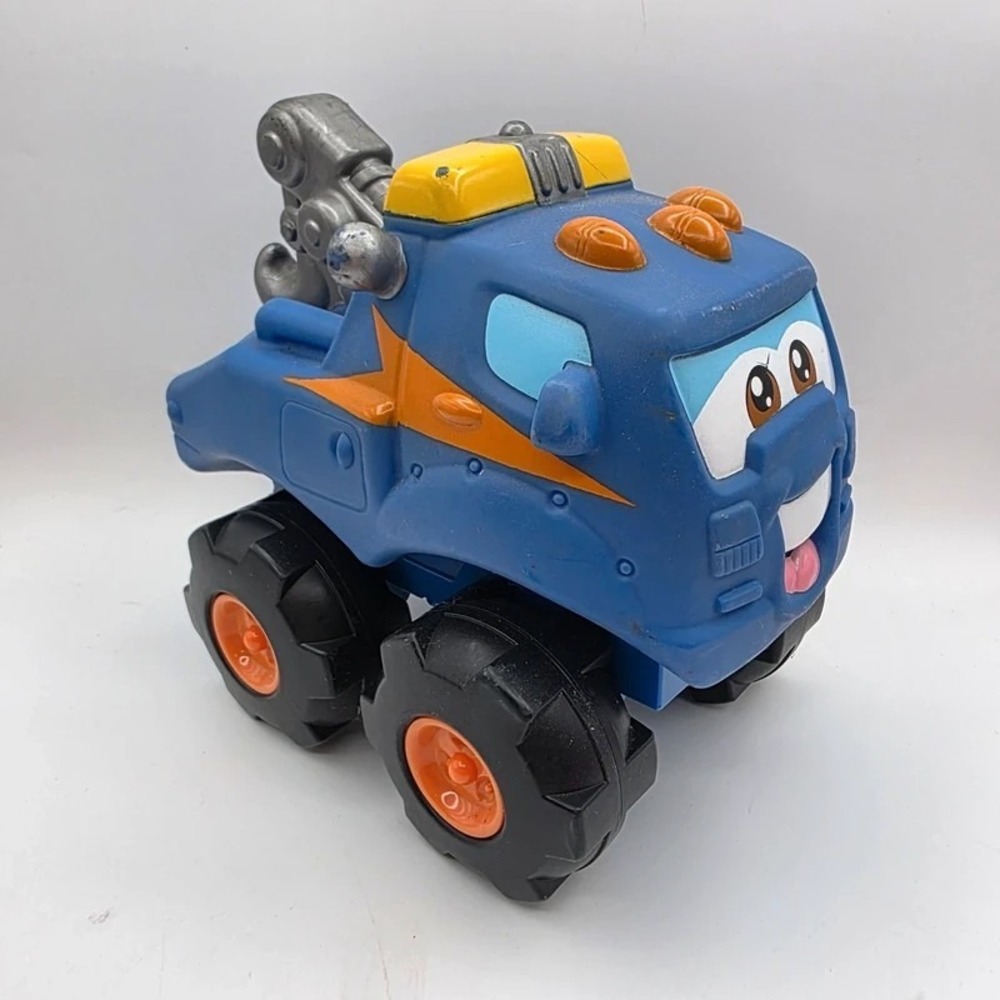 Playskool Cushy Cruisers Handy The Tow Truck Blue Chuck & Friends Vintage Kids
